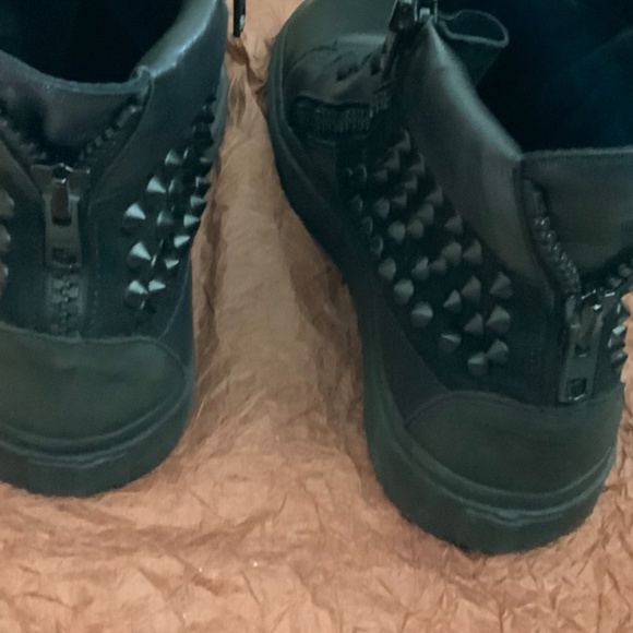 Giuseppe Zanotti Black Studded Sneakers in Size 39 Used Condition With Box - Picture 4 of 12